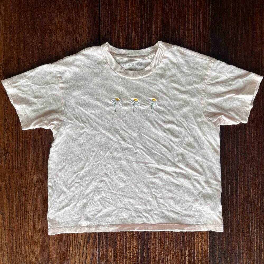 American Eagle Cropped Daisy T-Shirt